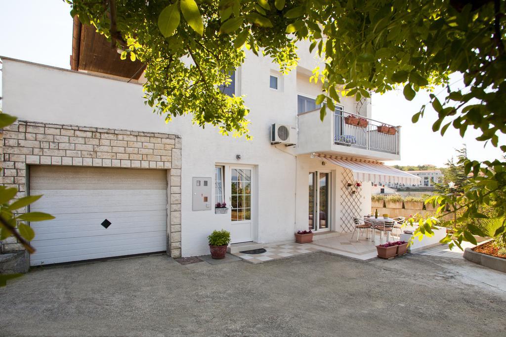 Apartments Marija Vrbnik  Exterior foto